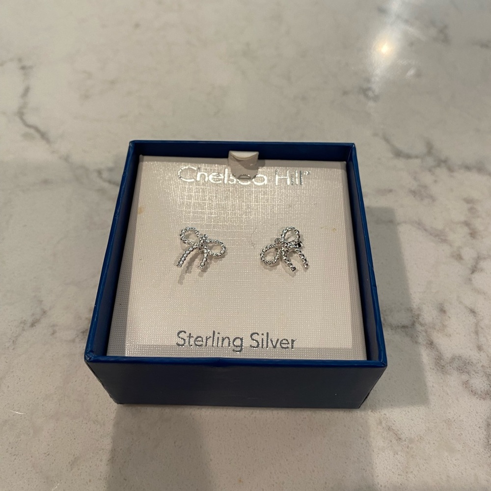 Chelsea Hill Bow Earrings